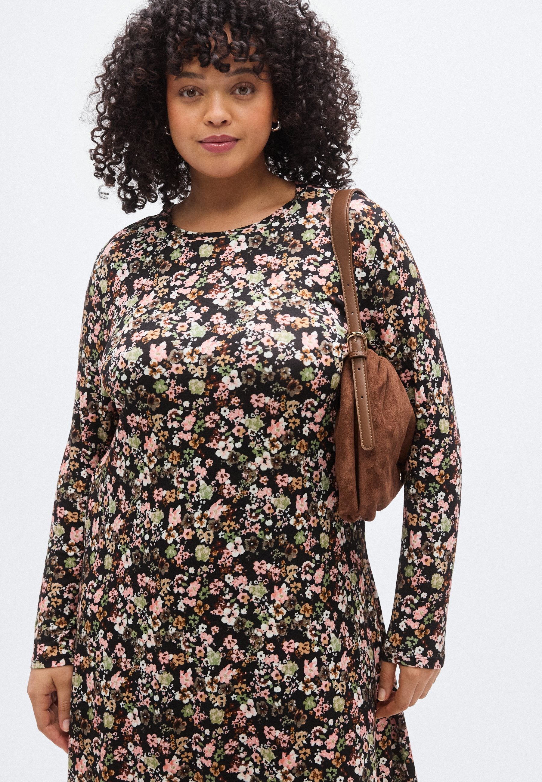 CARKODI DRESS Media 5