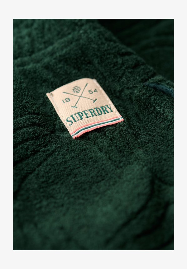 Superdry & Co COUNTRY CLUB - Shorts - enamel green