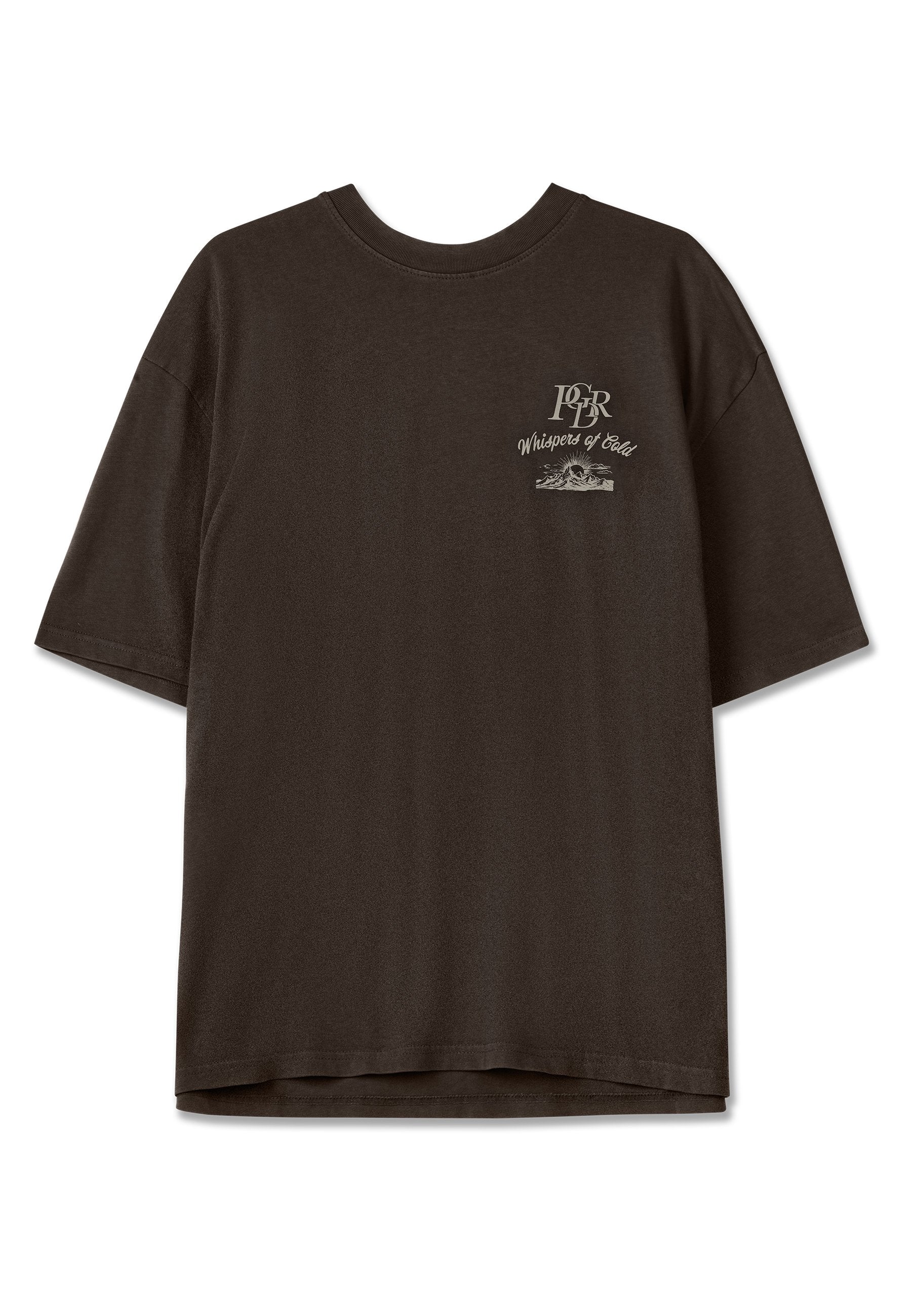 Dunkelbraunes Baumwoll-T-Shirt mit Rundhalsausschnitt, kurzen Ärmeln und grafischem Frontdruck mit dekorativem Wellenmuster.