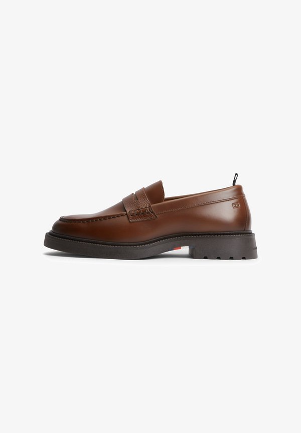 Tommy Hilfiger CORPORATE CASUAL LTH LOAFER - Smart slip-ons - winter cognac