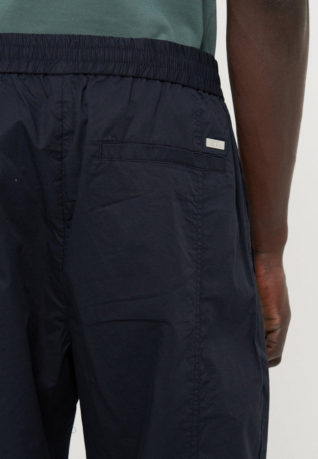 Armani Exchange Chino Media 6