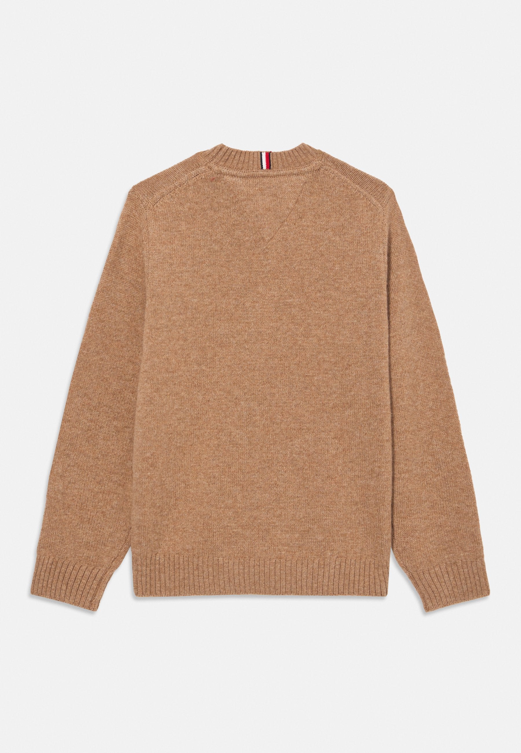 ESSENTIAL PURE LAMBSWOOL JUMPER Media 2