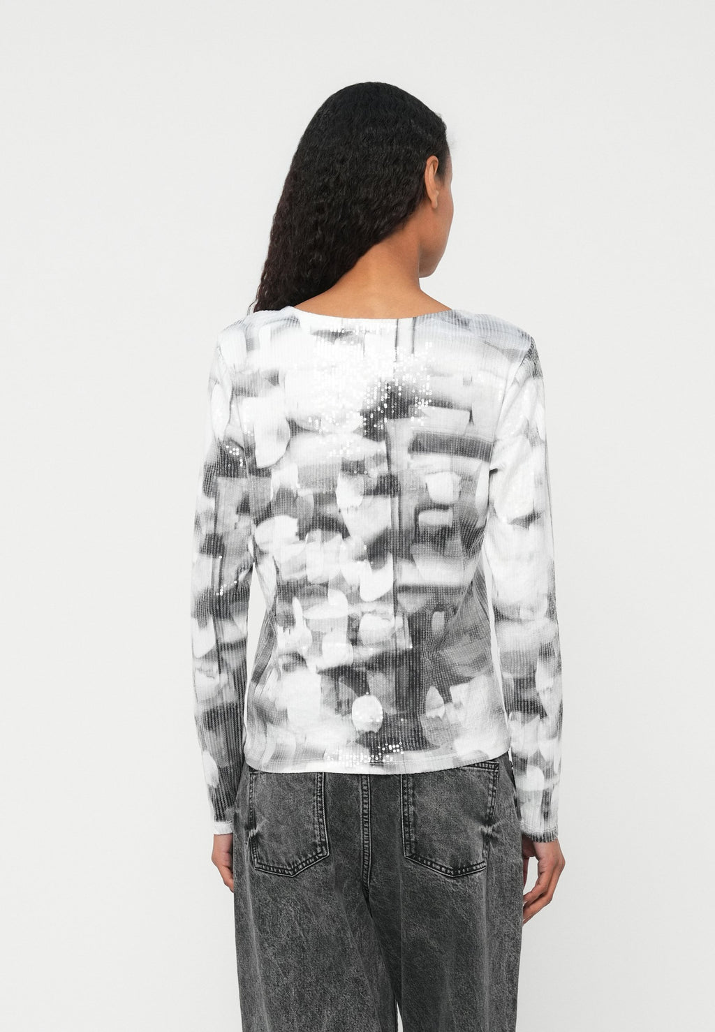 DKNY