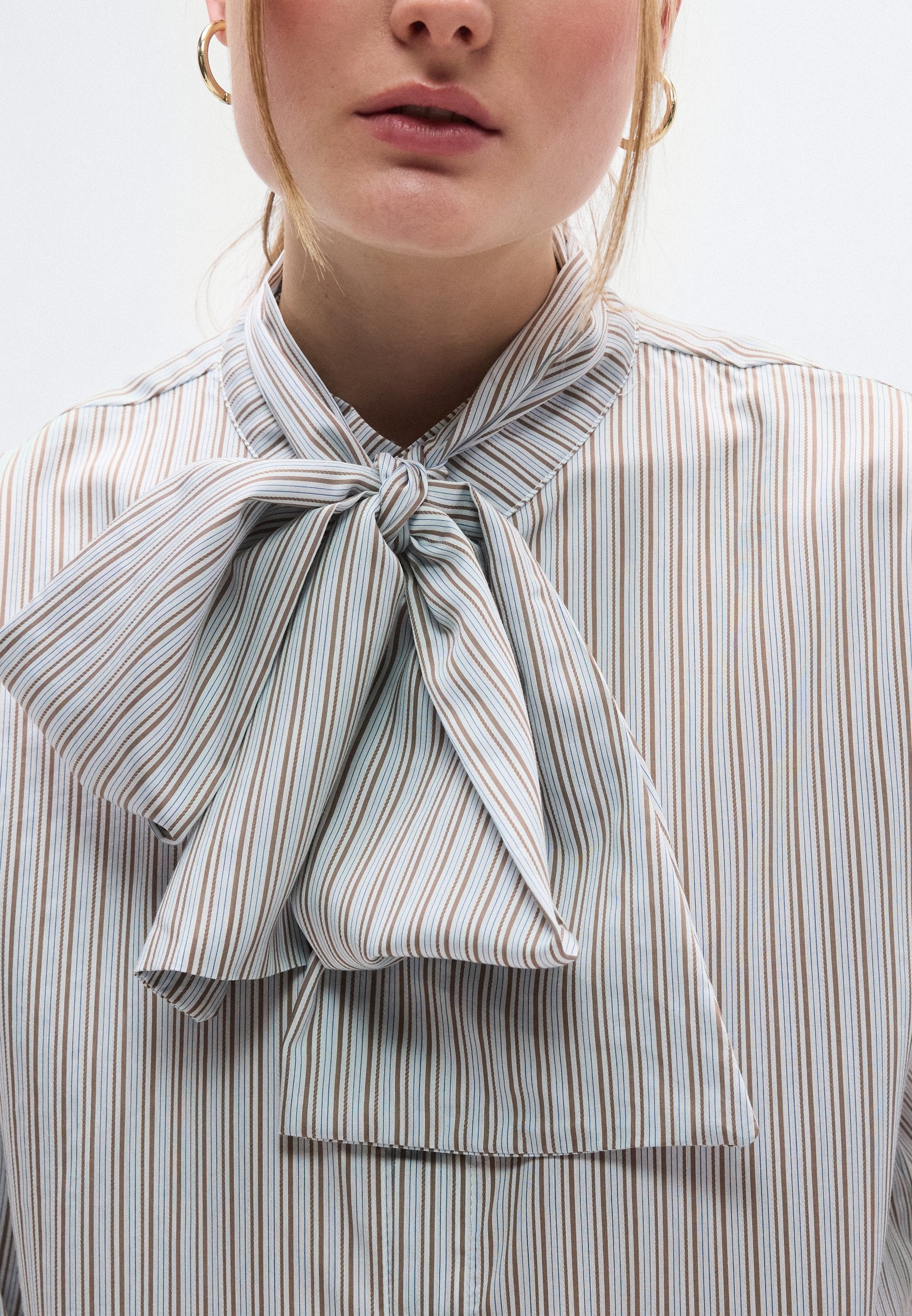 Sister Jane ARTHUR STRIPE BOW SHIRT UNISEX