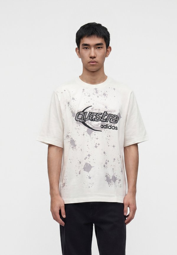 adidas Originals GRAPHIC TEE - Print T-shirt - off white
