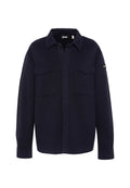 Navyblaues Hemd mit Knöpfen aus strukturiertem Stoff, mit zwei Fronttaschen, einem Kragen und einem Logo-Patch am linken Ärmel.