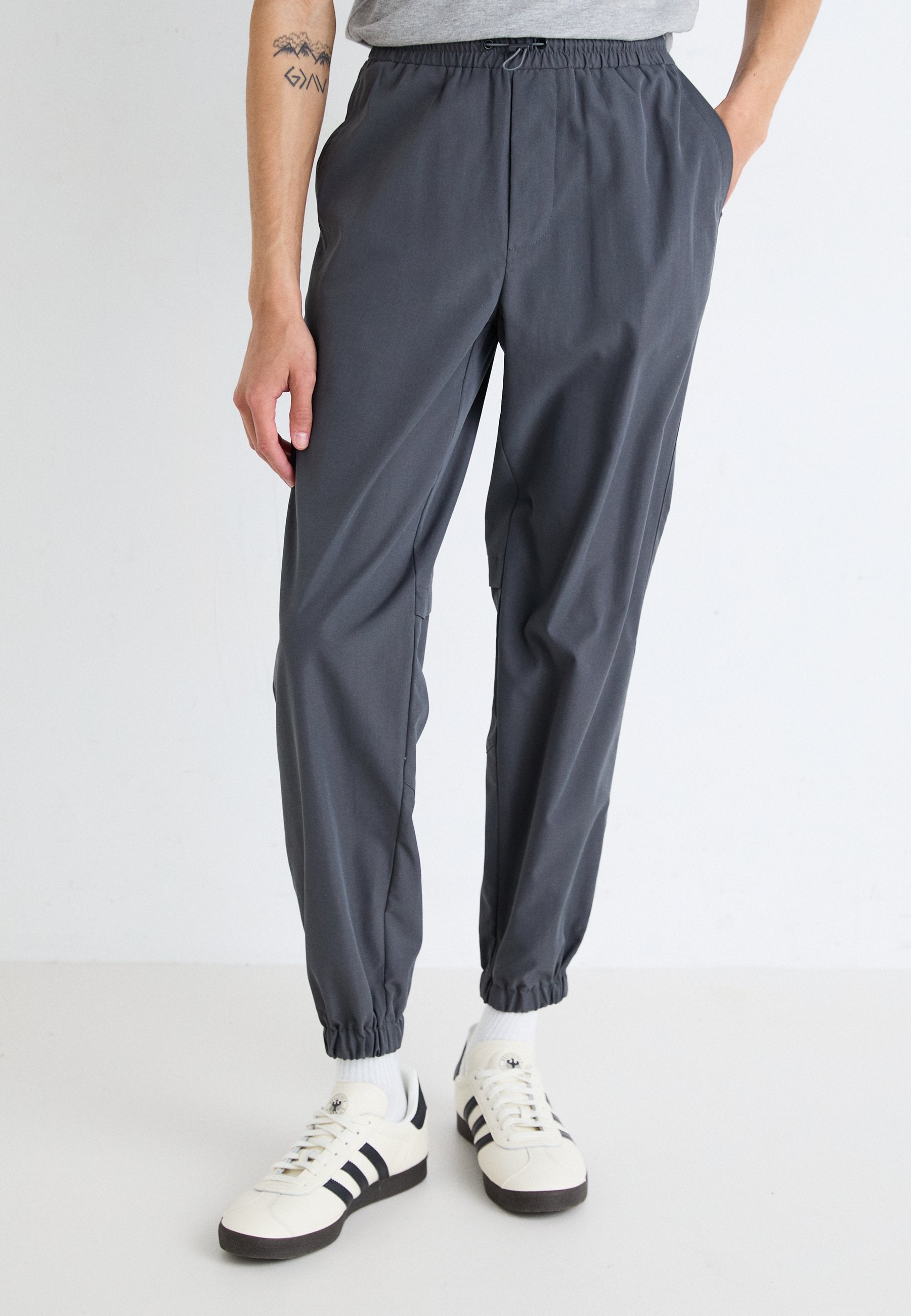 ONSKIAN PANT  Media 3