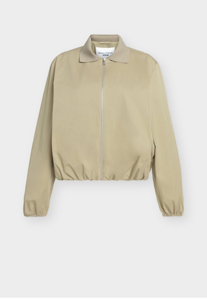 OUTDOOR JACKETS  Media 1