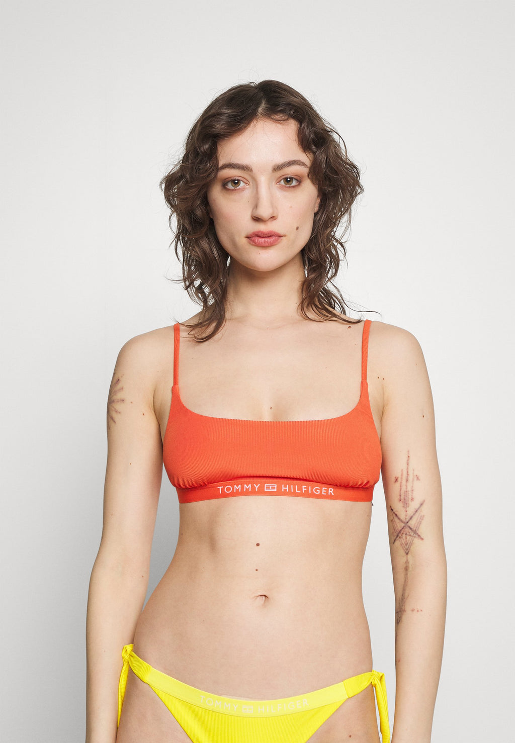 BRALETTE Media 3