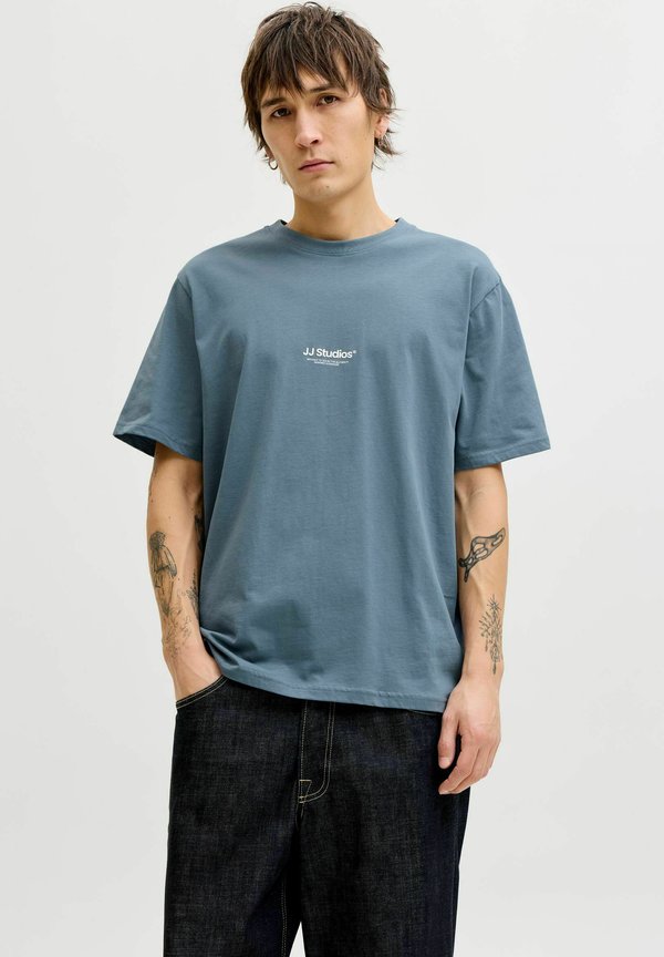 Jack & Jones JJESOHO TEE SS CREW NECK NOOS - Print T-shirt - blue mirage