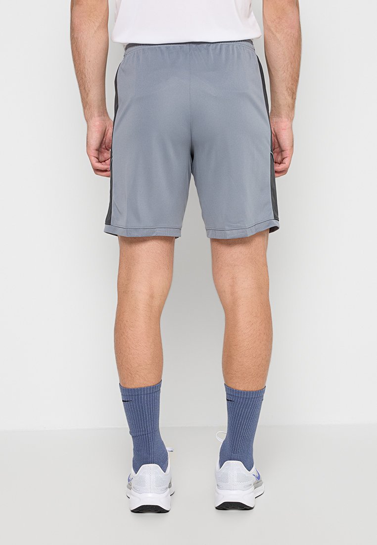 Nike Performance