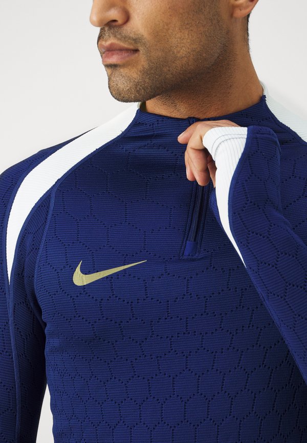 Nike Performance