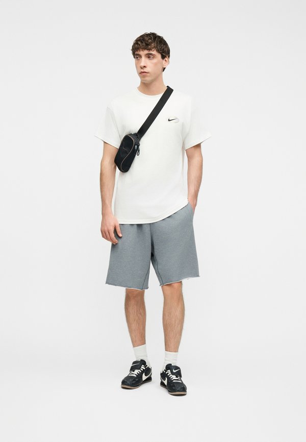 Nike Sportswear TEE UNISEX - Print T-shirt - white