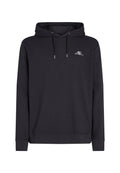 Schwarzer Hoodie aus weichem Stoff, mit einer vorderen Kängurutasche, verstellbarem Kordelzugkapuze und einem kleinen weißen Logo auf der Brust.