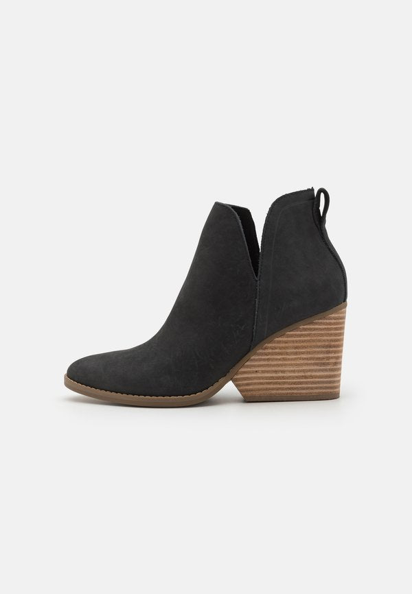 TOMS ELIZA