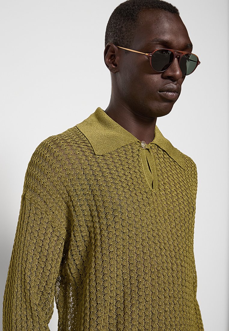 Hackett London