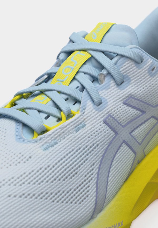 ASICS NOVABLAST 5