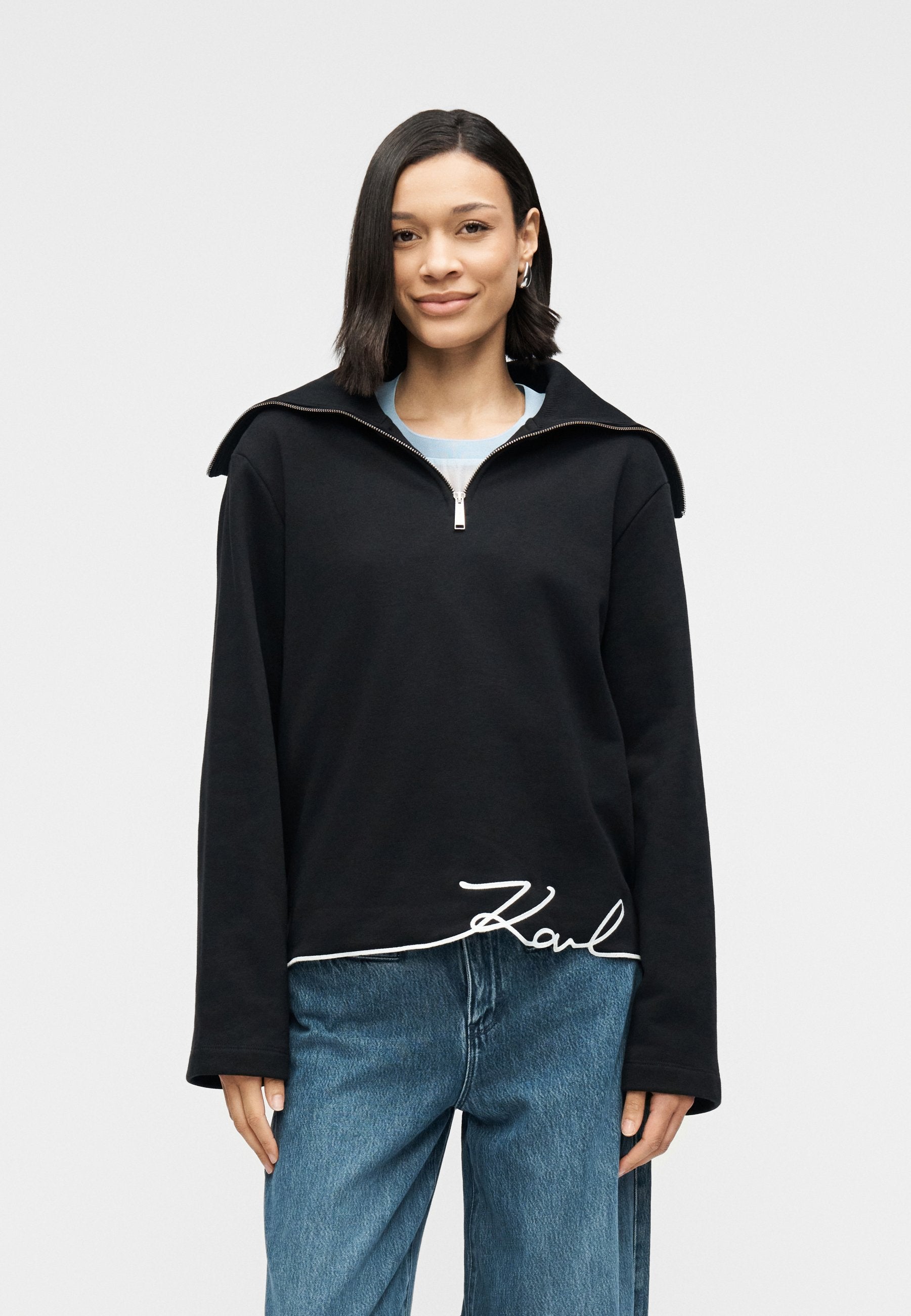 SIGNATURE HEM HALF ZIP UP Media 3