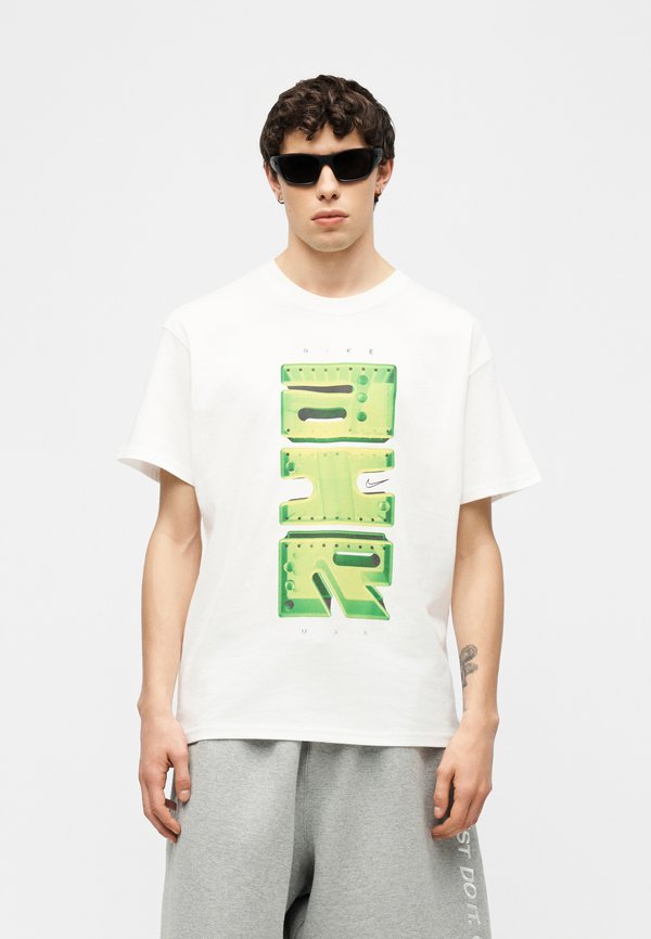 Nike Sportswear TEE DAY PLUS