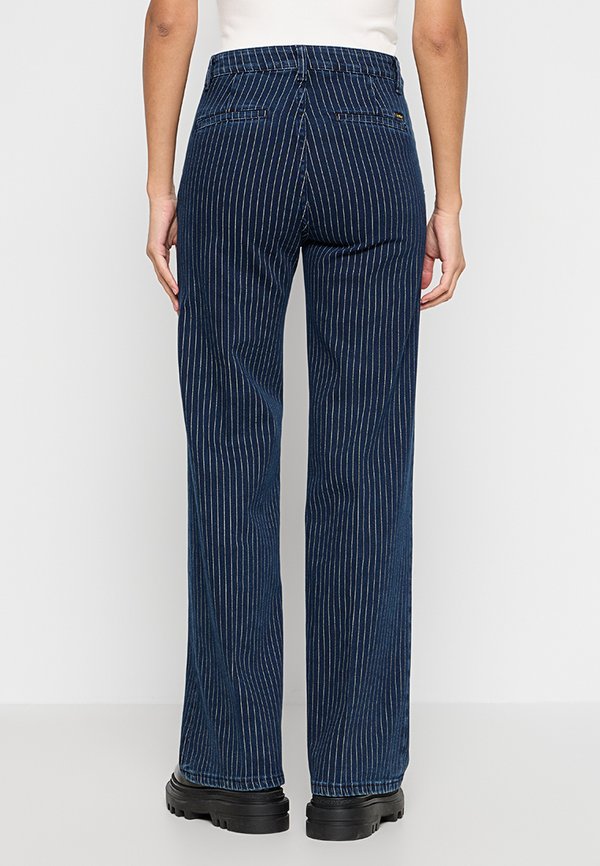 LOIS Jeans