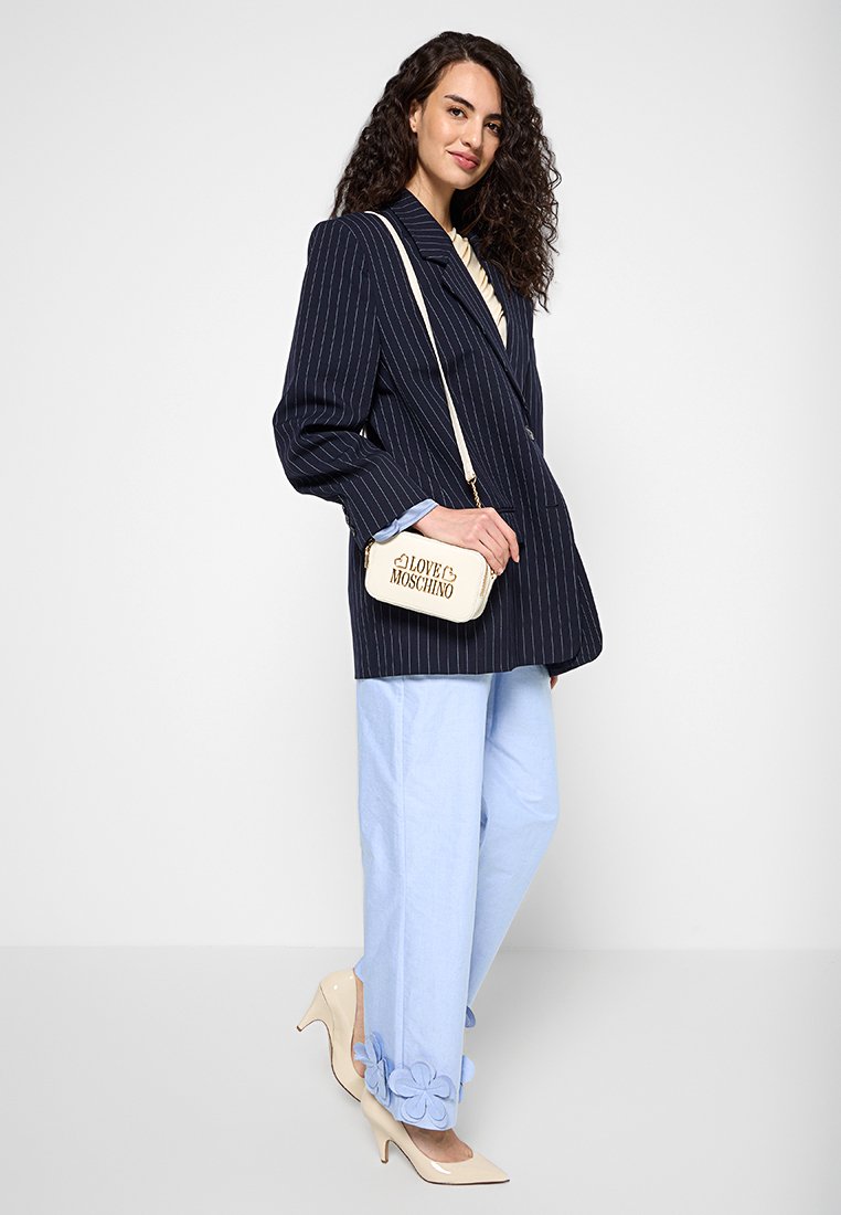 Love Moschino