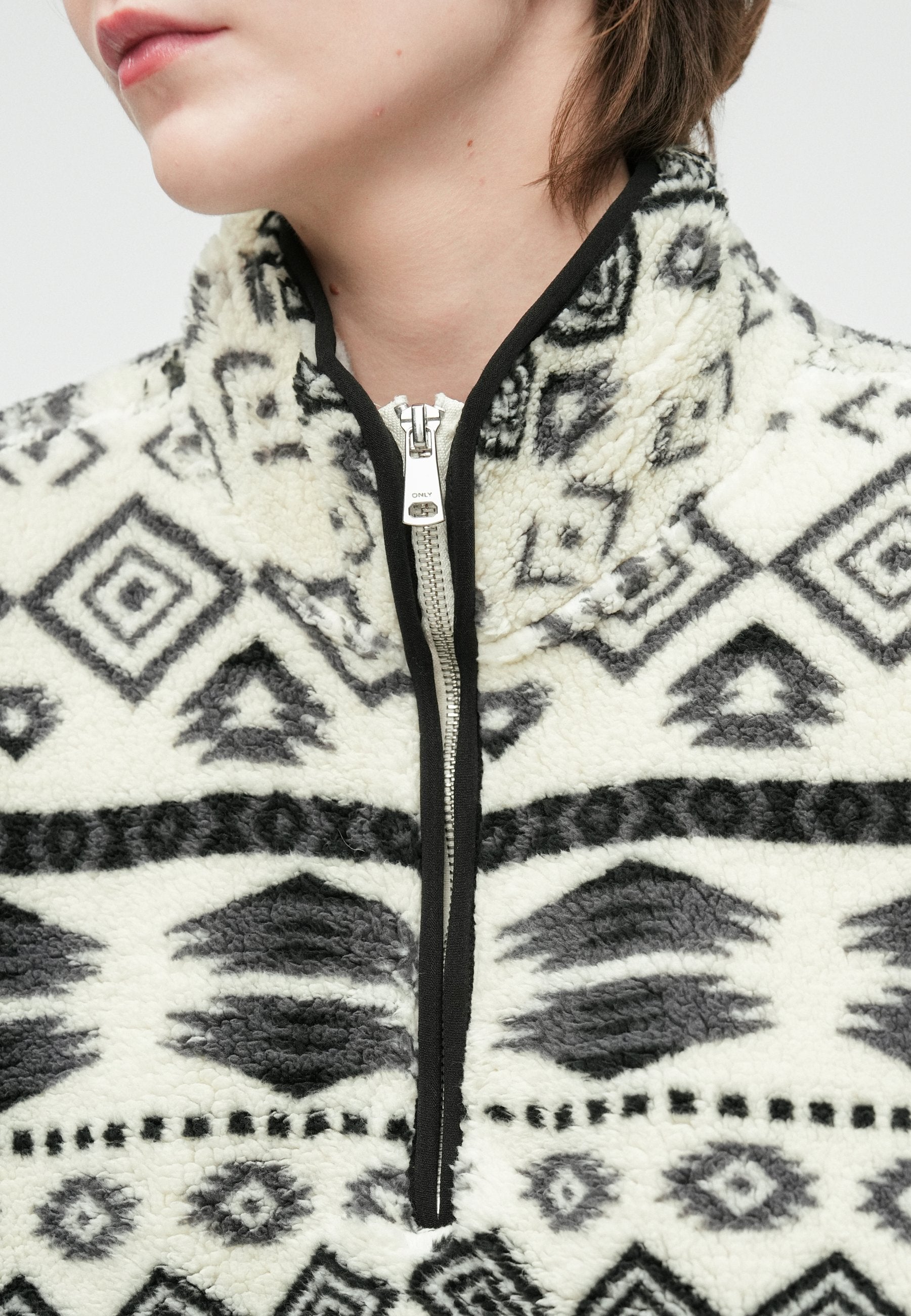 ONLY ONLNEW DALLAS HIGHNECK
