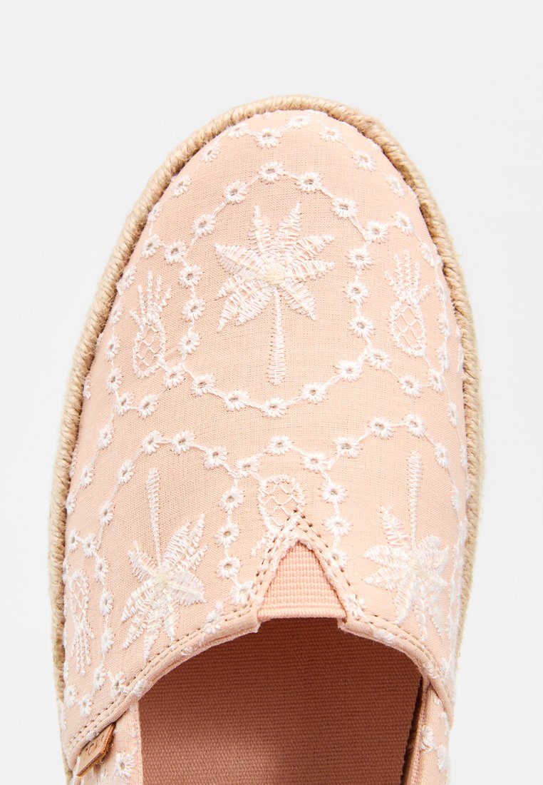 TOMS VALENCIA