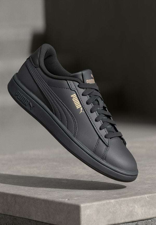 Puma SMASH 3.0 L - Training shoe - black gold black