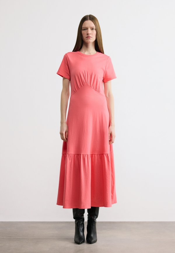 DKNY RUCHED BODICE SHORT SLEEVE TIER LONG DRESS
