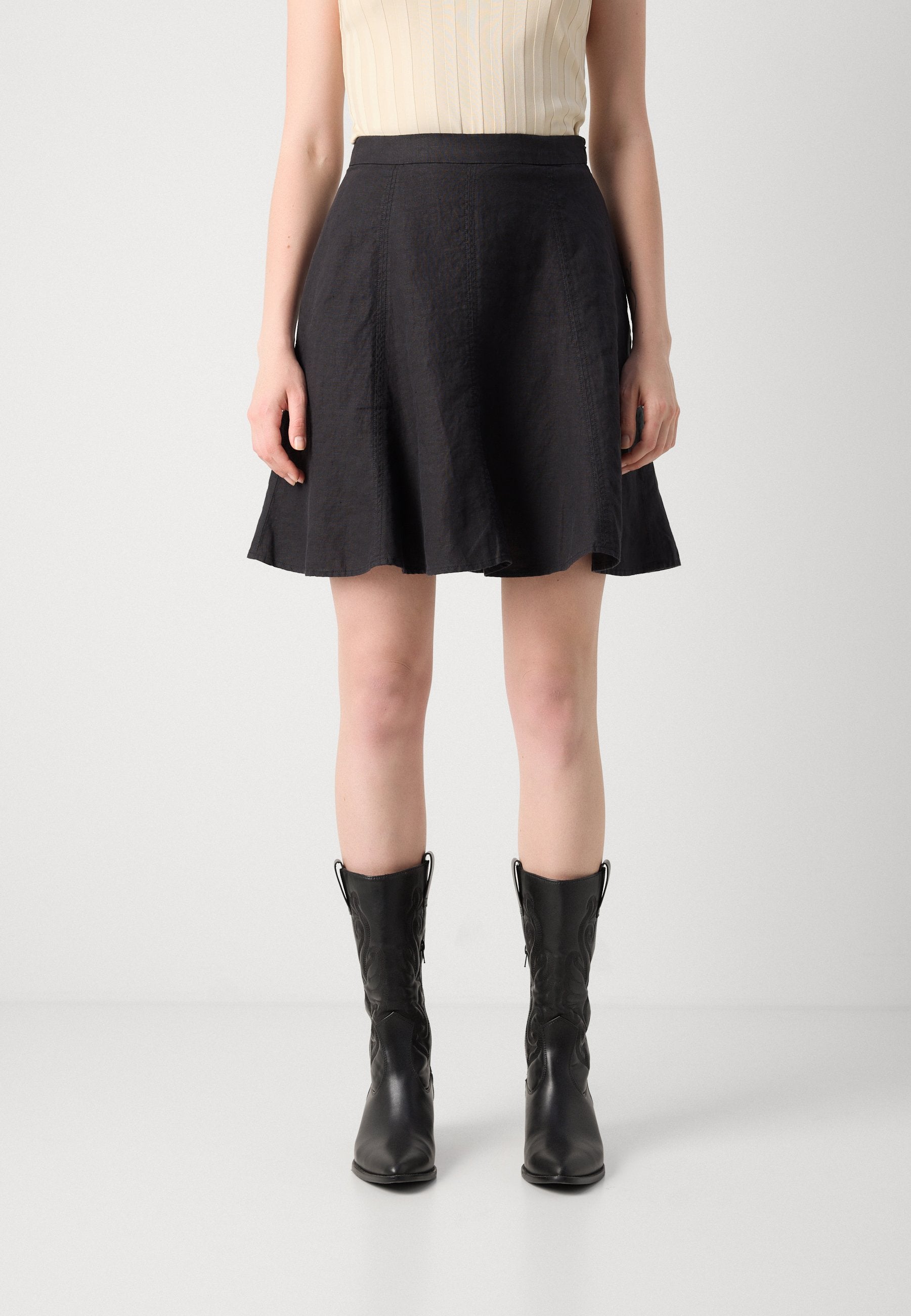 Marc O'Polo SHORT LENGTH FLARED HEMLINE LOOK