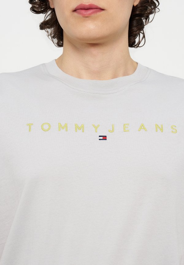 Tommy Jeans TJM REG LINEAR LOGO TEE EXT