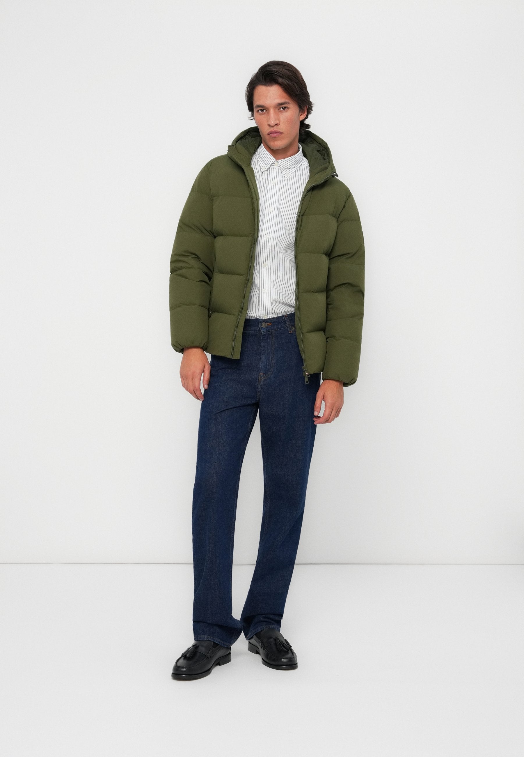 HOODED PUFFER Media 2