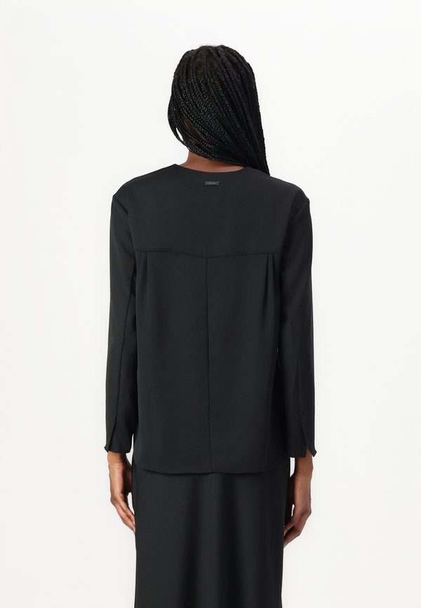 Calvin Klein V NECK