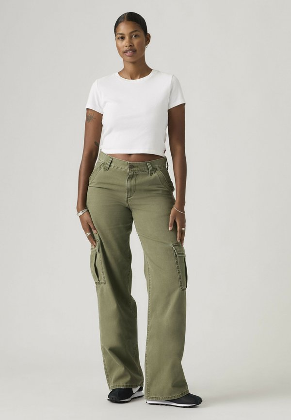 Levi's® SUPERLOW LOOSE CARGO ND IVY GREEN PIGMEN - Cargo trousers - ivy green pigment - greens