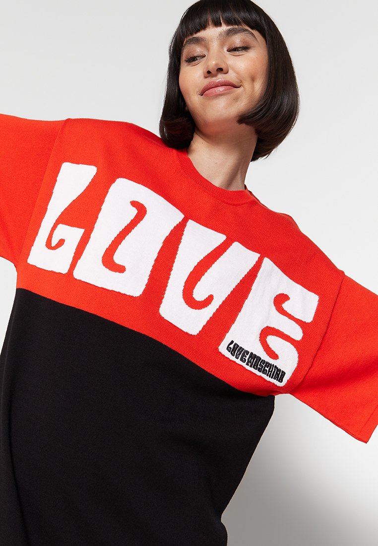 Love Moschino