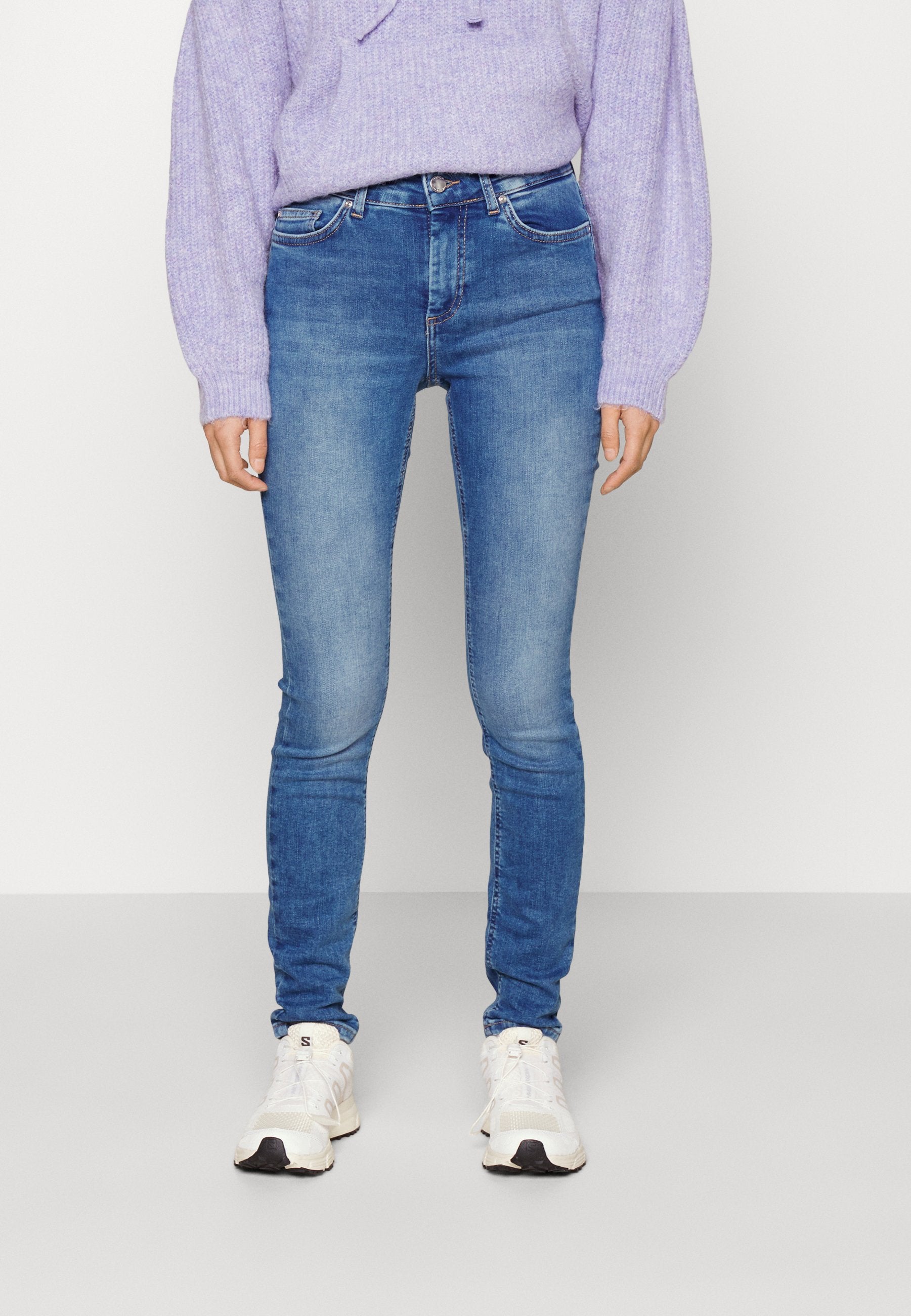 ONLBLUSH LIFE MID SKINNY Media 3