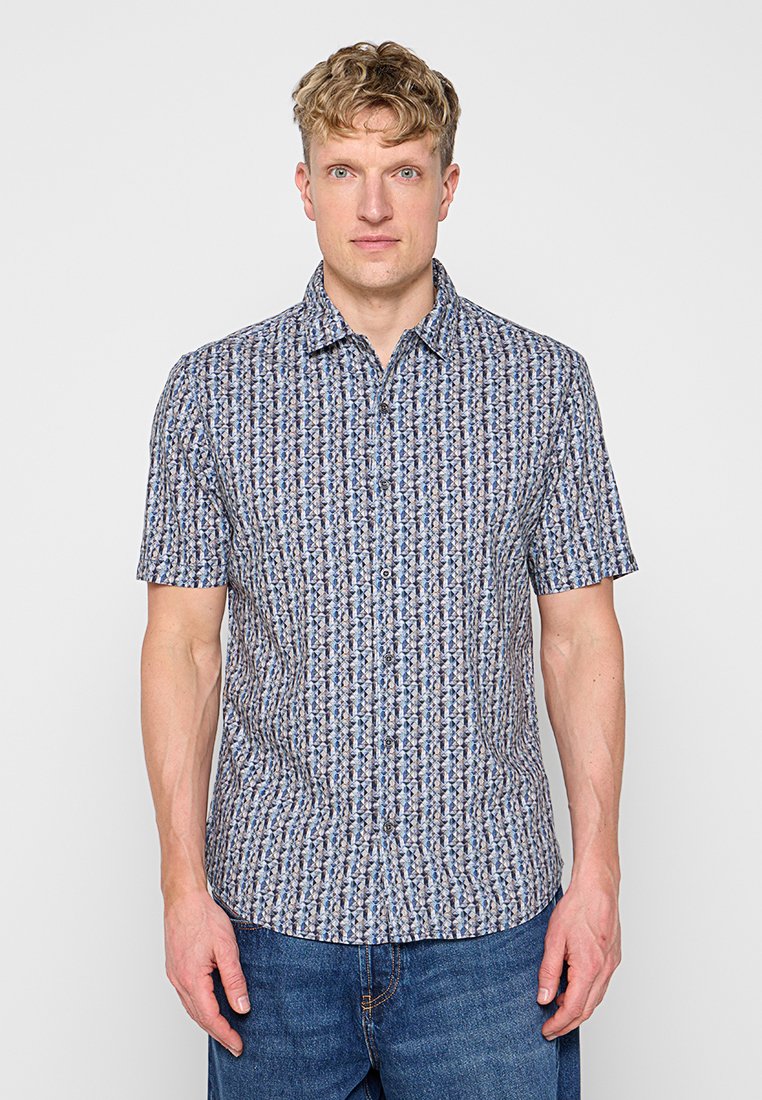 REGULAR FIT Media 1
