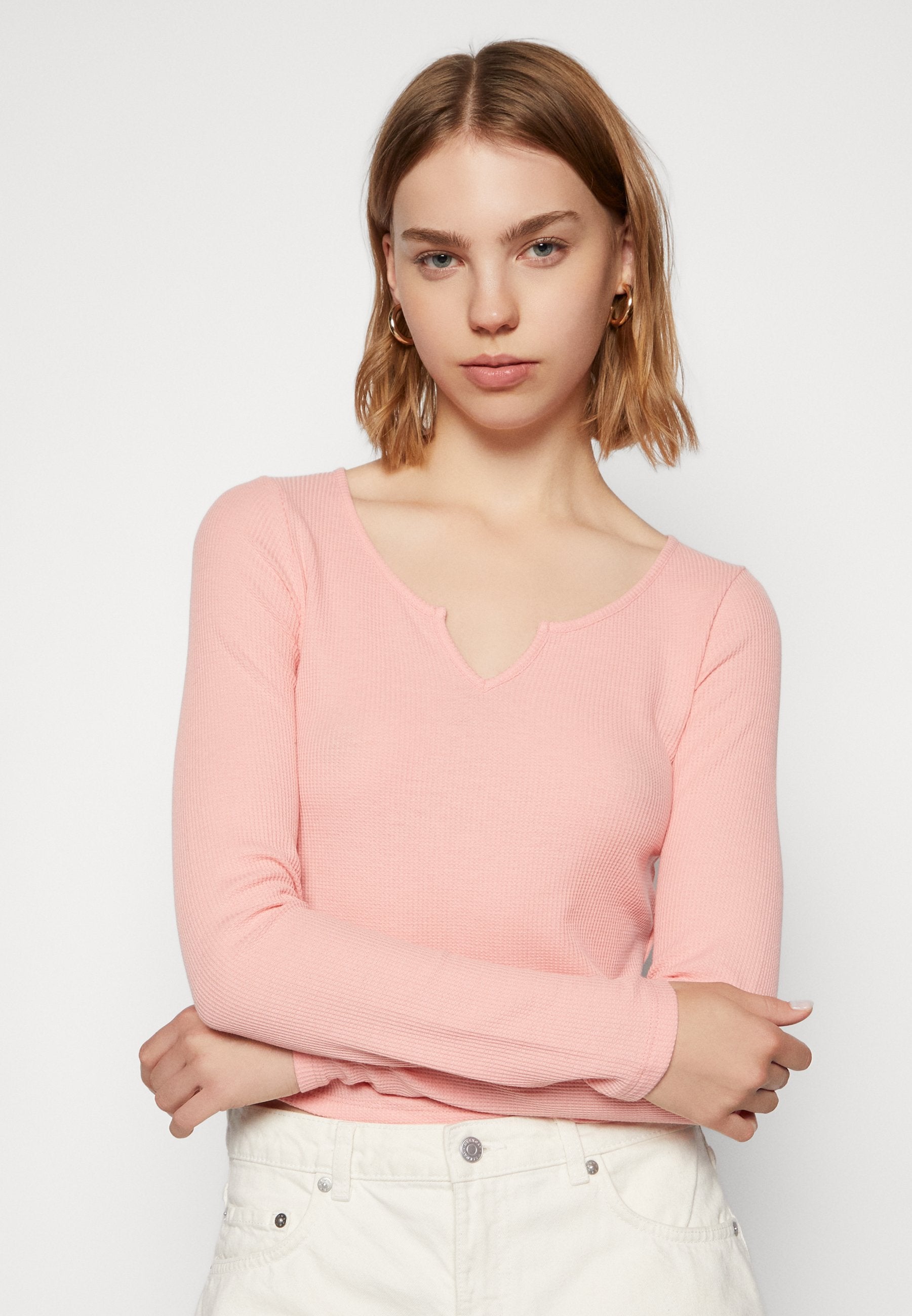 Hollister Co. NOTCH NECK