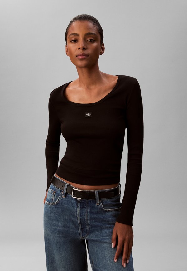 Calvin Klein Jeans LS WOVEN LABEL 2X2 RIB SCOOP NEC - Long sleeved top - black