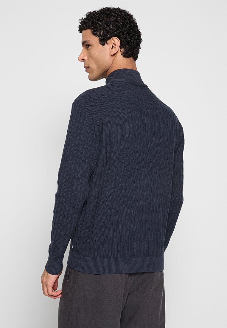 FULL ZIP RELIEF Media 2