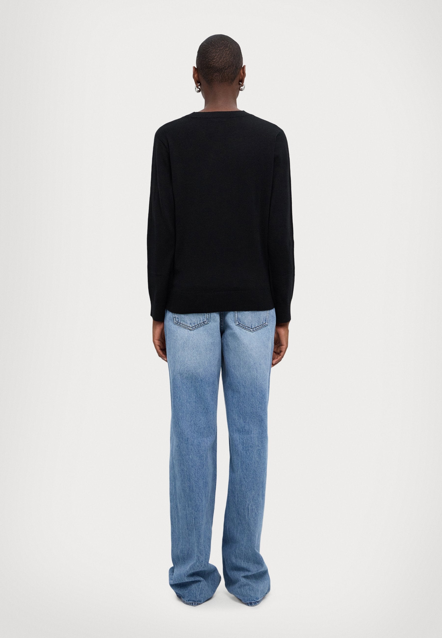 PULLOVER Media 4