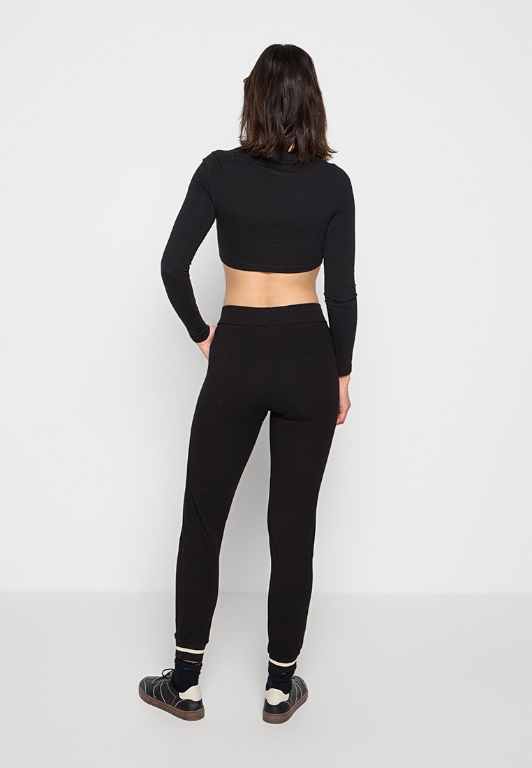 EA7 Emporio Armani Jogginghose Media 3