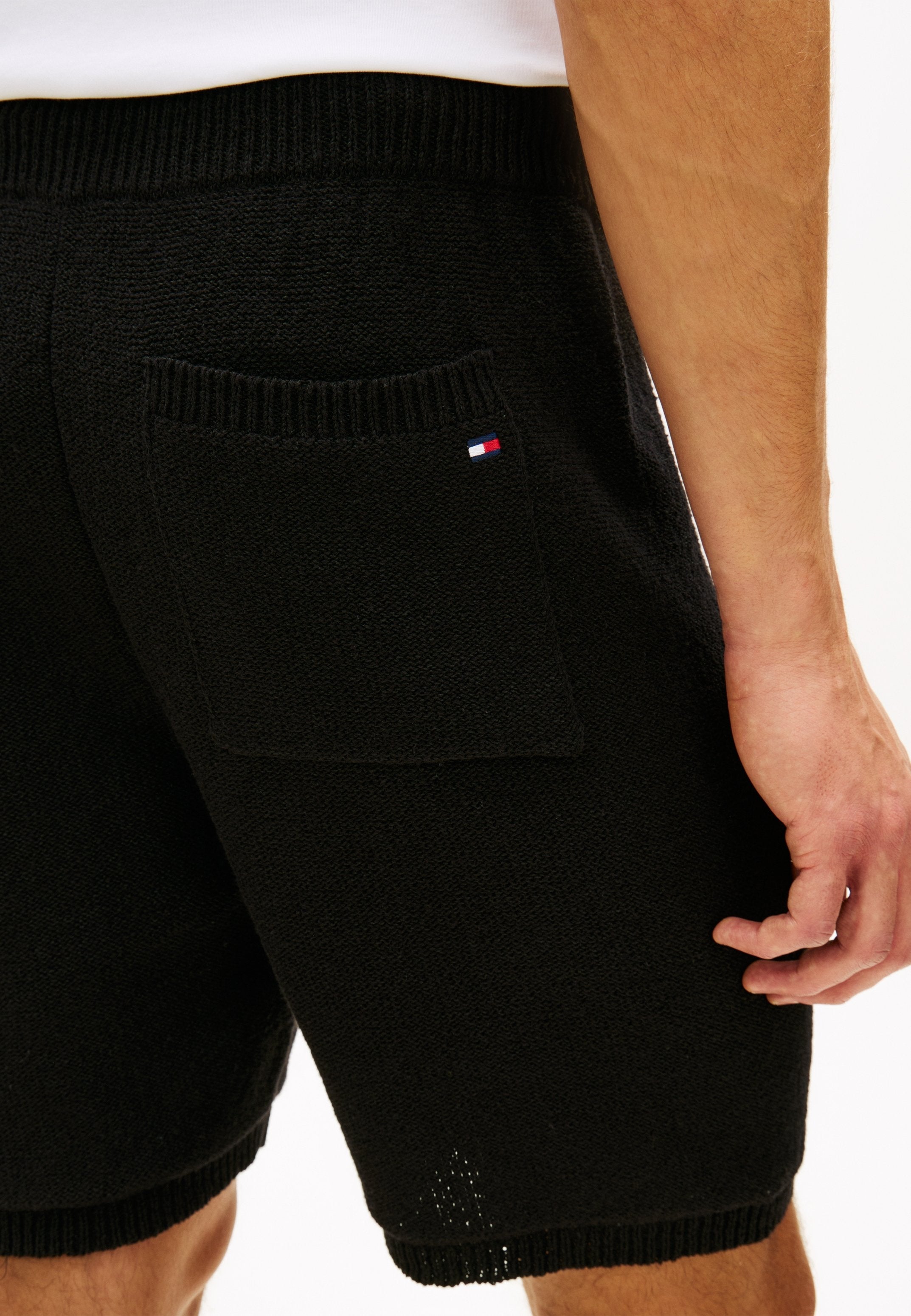 KNIT RELAXED DRAWSTRING SHORTS Media 5