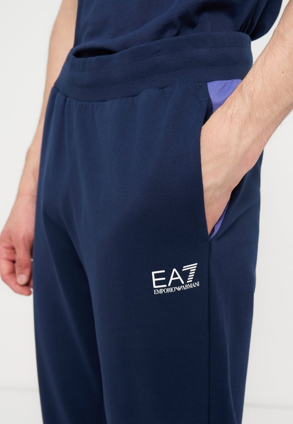 EA7 Emporio Armani