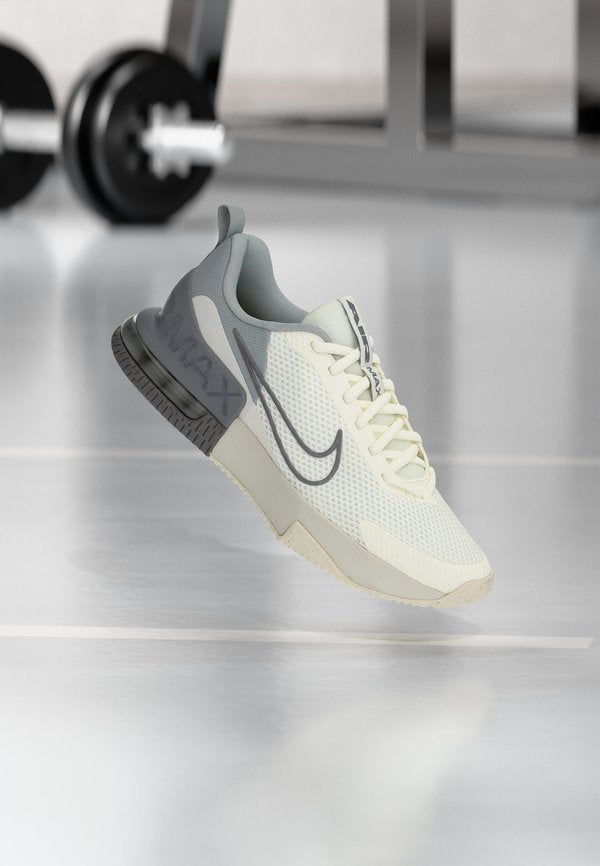 Nike Performance AIR MAX ALPHA 6 - Training shoe - sail/pencil point/light smoke grey/phantom/metallic silver-coloured