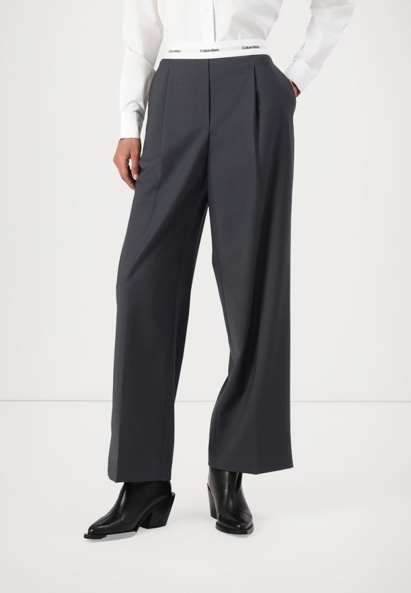 Calvin Klein LOGO TROPICAL TROUSER