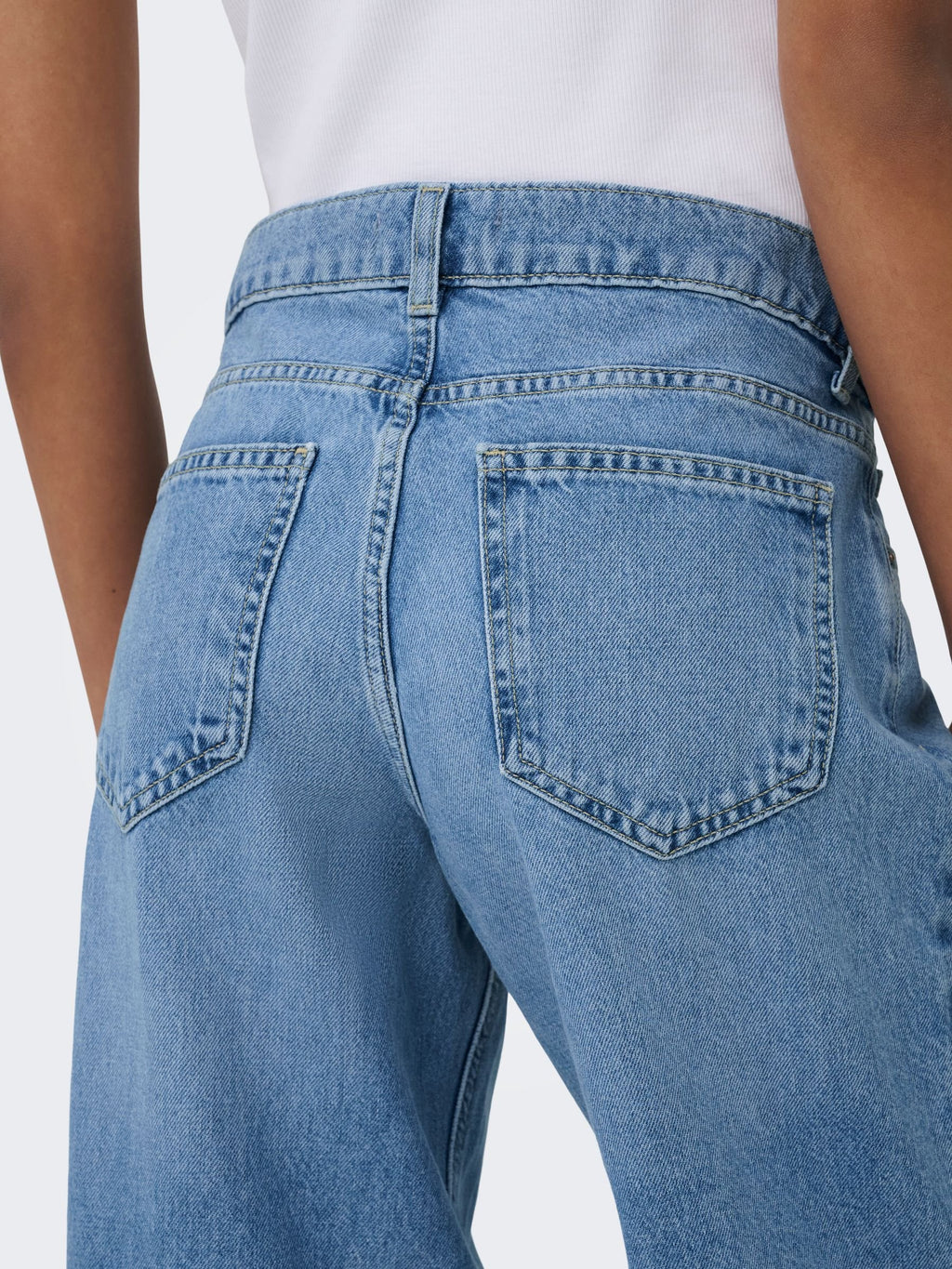 Wide-fit ONLBRENDA Low waist Straight Fit Media 7