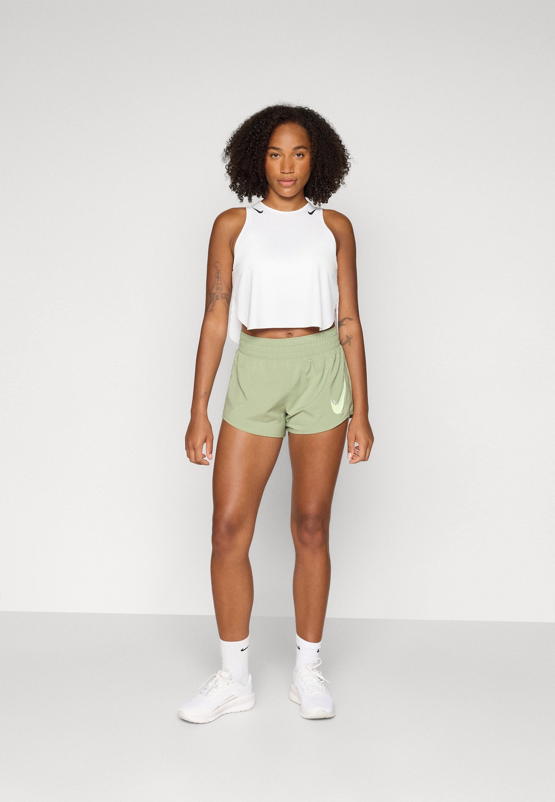 Nike Performance ONE