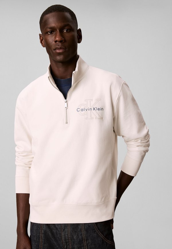 Calvin Klein Jeans CALVIN KLEIN JEANS DENIM LOGO QUARTER ZIP SWEATSHIRT - Sweatshirt - tofu