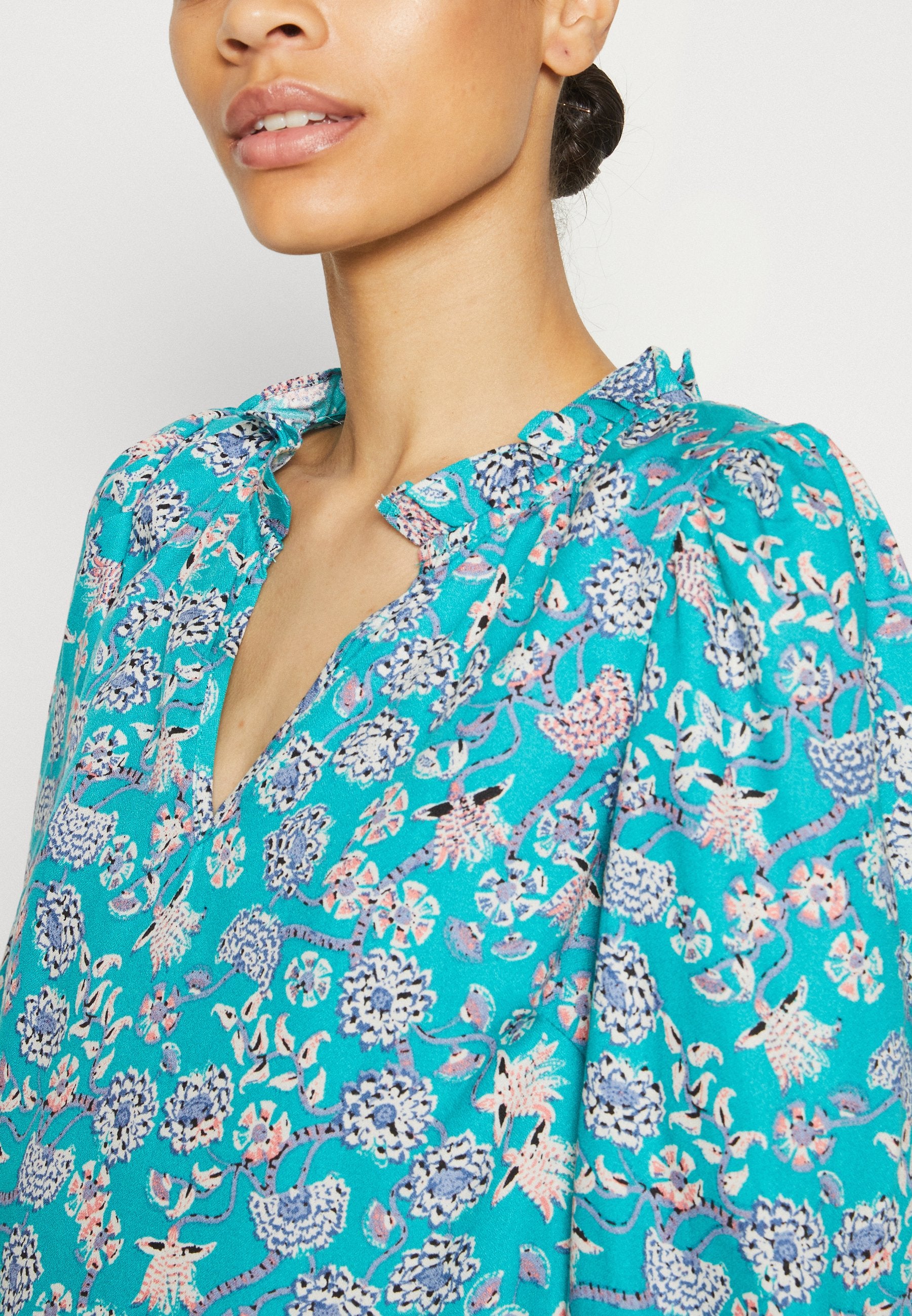 Thought CHANDRI BLOUSE